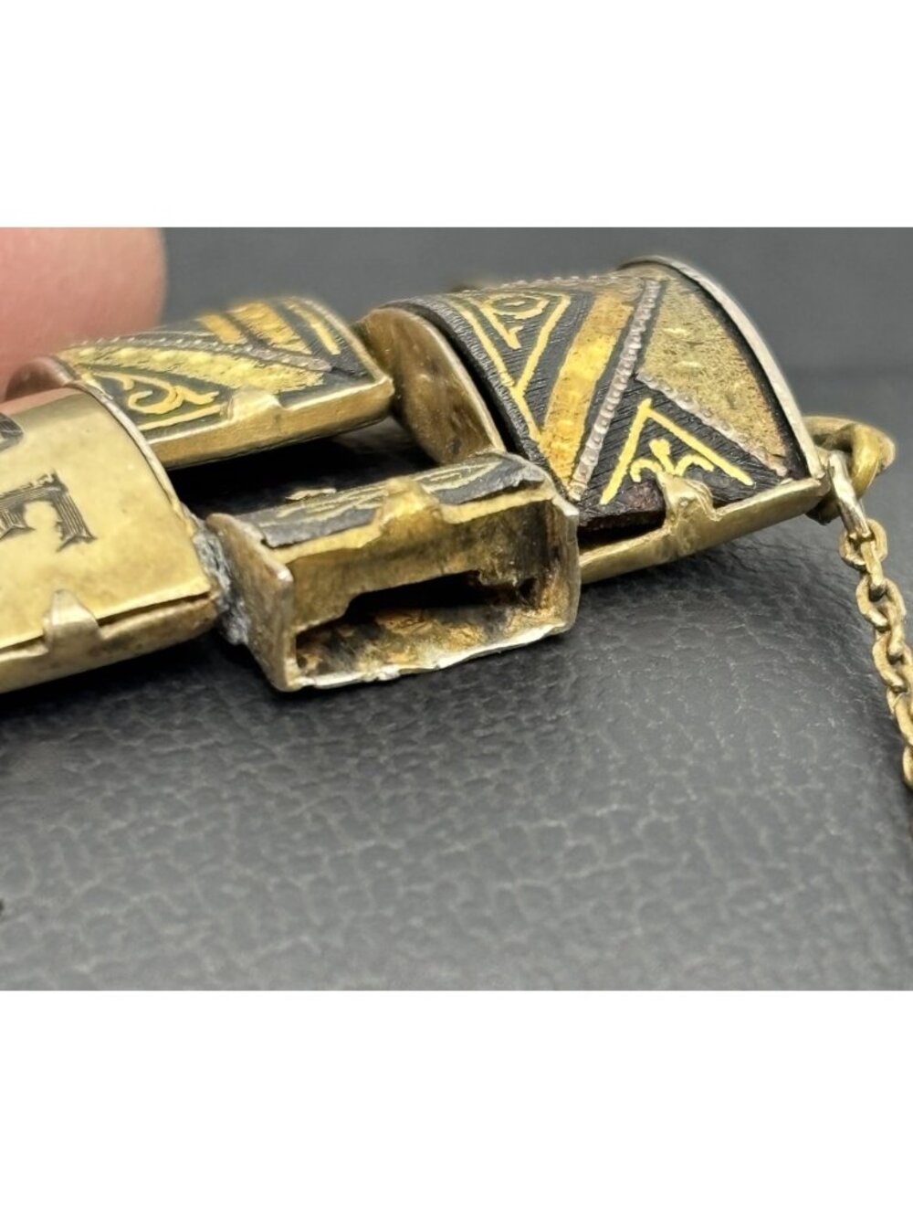 Vintage Damascene Bracelet With Initials Three Rows of Articulated Links, Signed - Picture 8 of 16